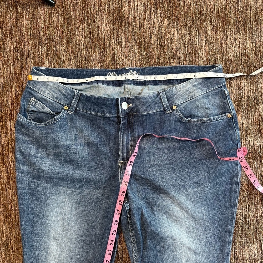 Wrangler Women’s Straight Leg Dark Wash Jeans size 22 - Picture 3 of 6